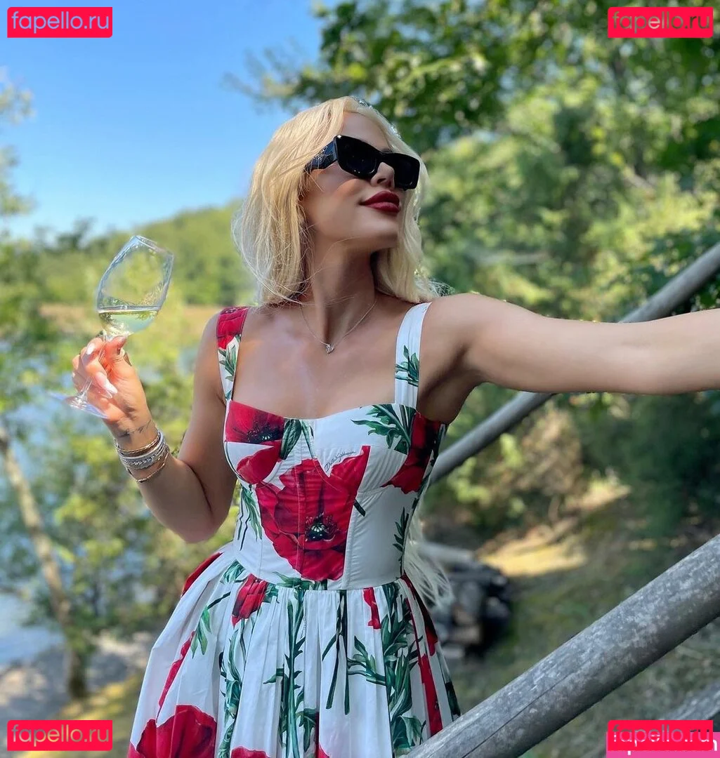 Khloe Kardashian Onlyfans Photo Gallery 