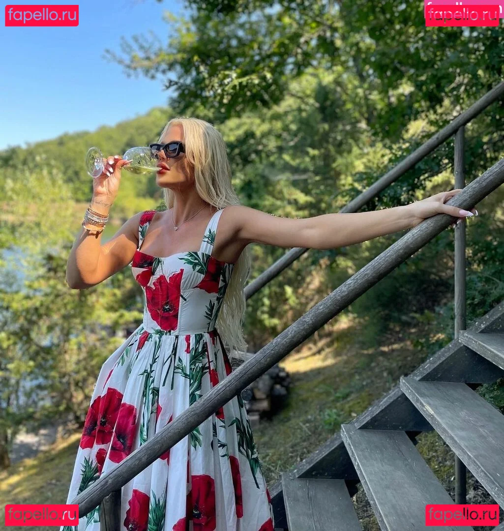 Khloe Kardashian Onlyfans Photo Gallery 