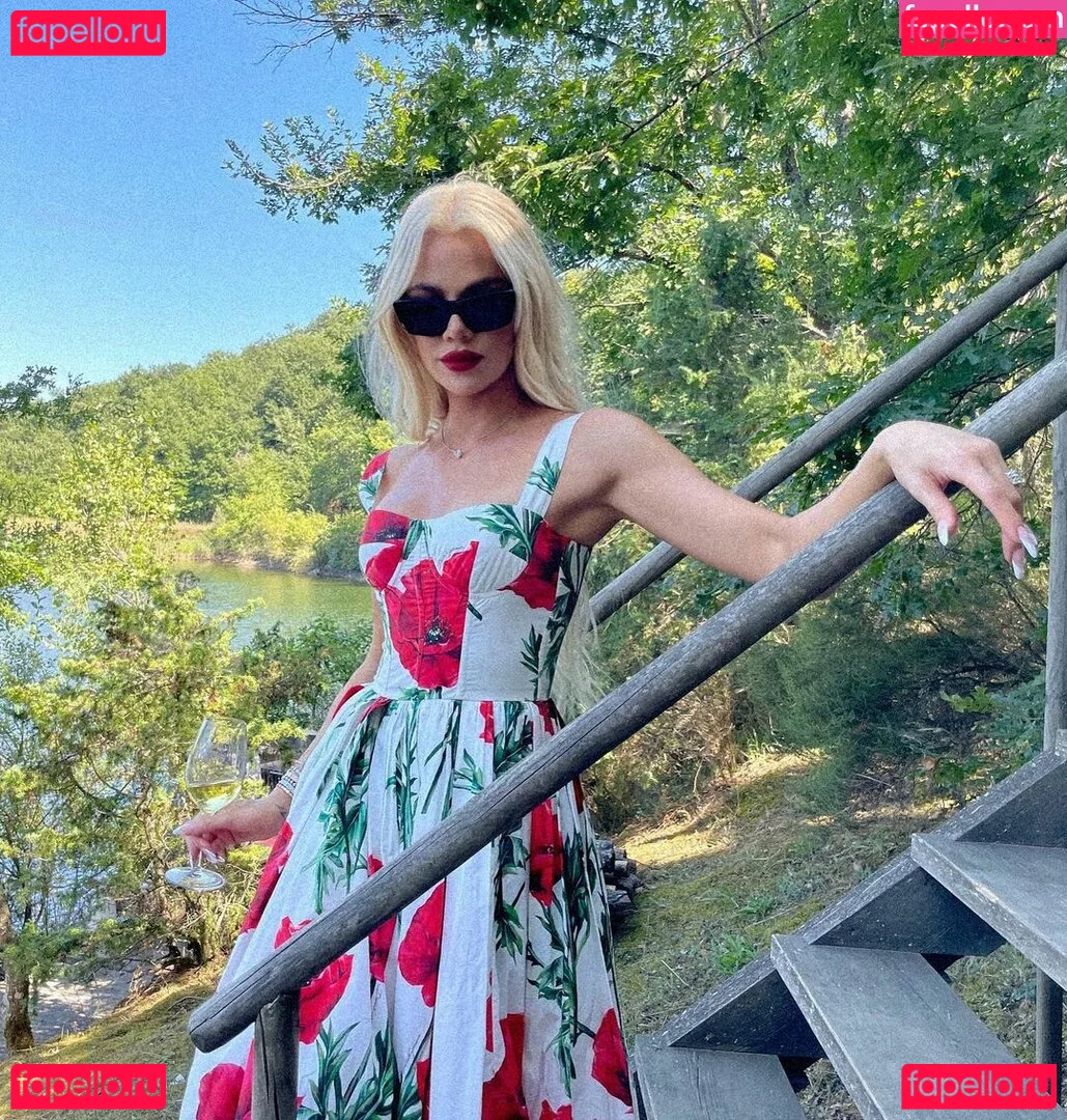 Khloe Kardashian Onlyfans Photo Gallery 