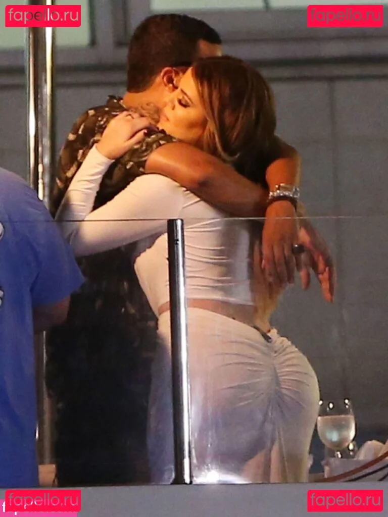 Khloe Kardashian Onlyfans Photo Gallery 