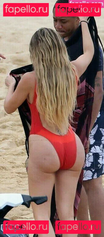 Khloe Kardashian Onlyfans Photo Gallery 