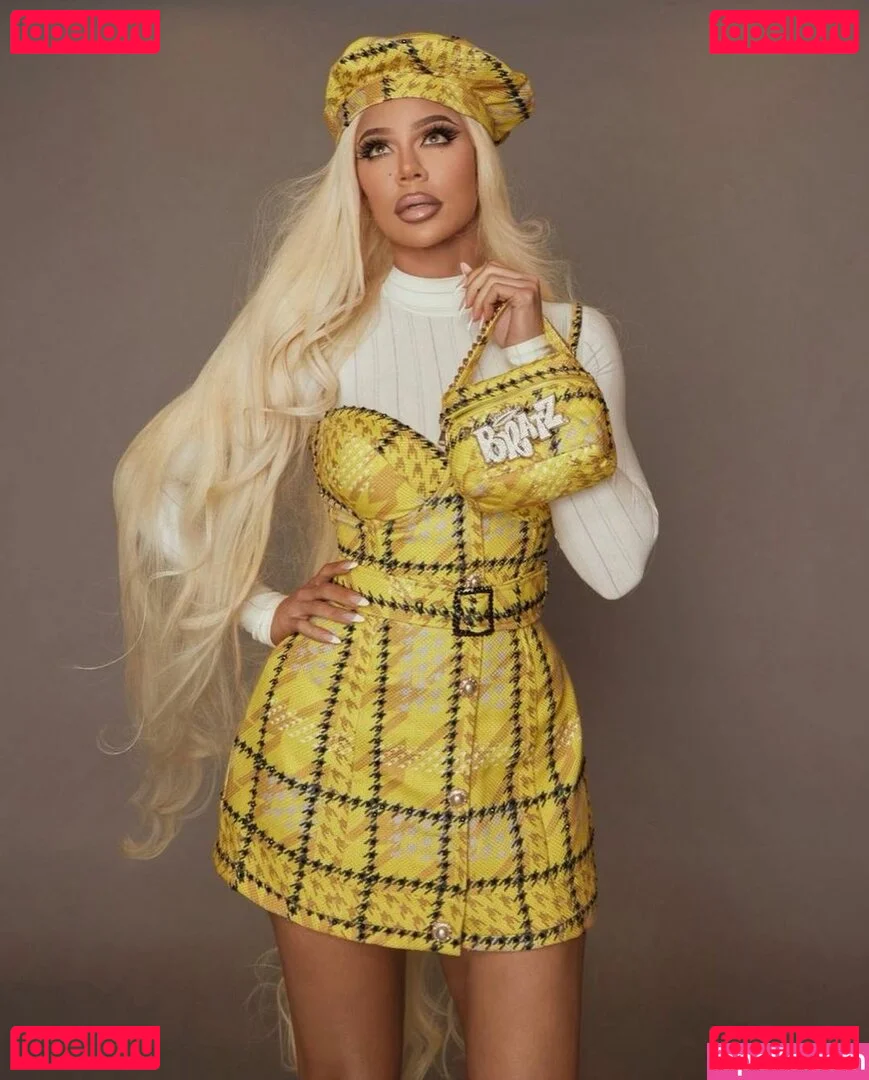 Khloe Kardashian Onlyfans Photo Gallery 