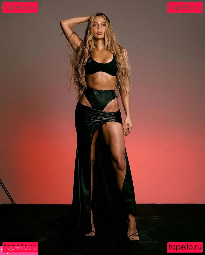 Khloe Kardashian Onlyfans Photo Gallery 