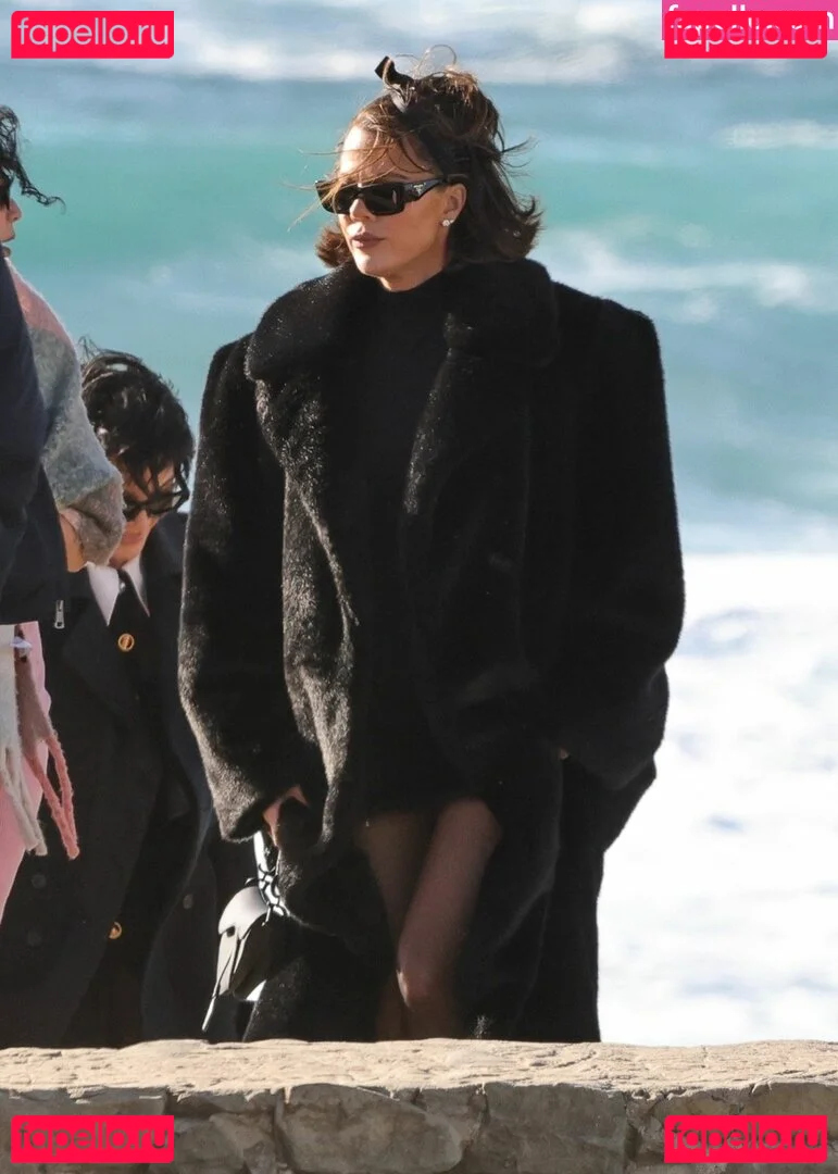 Khloe Kardashian Onlyfans Photo Gallery 