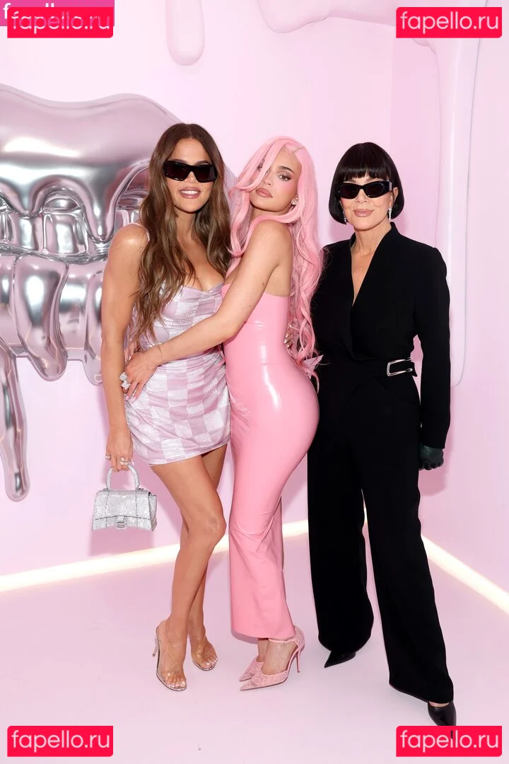 Khloe Kardashian Onlyfans Photo Gallery 