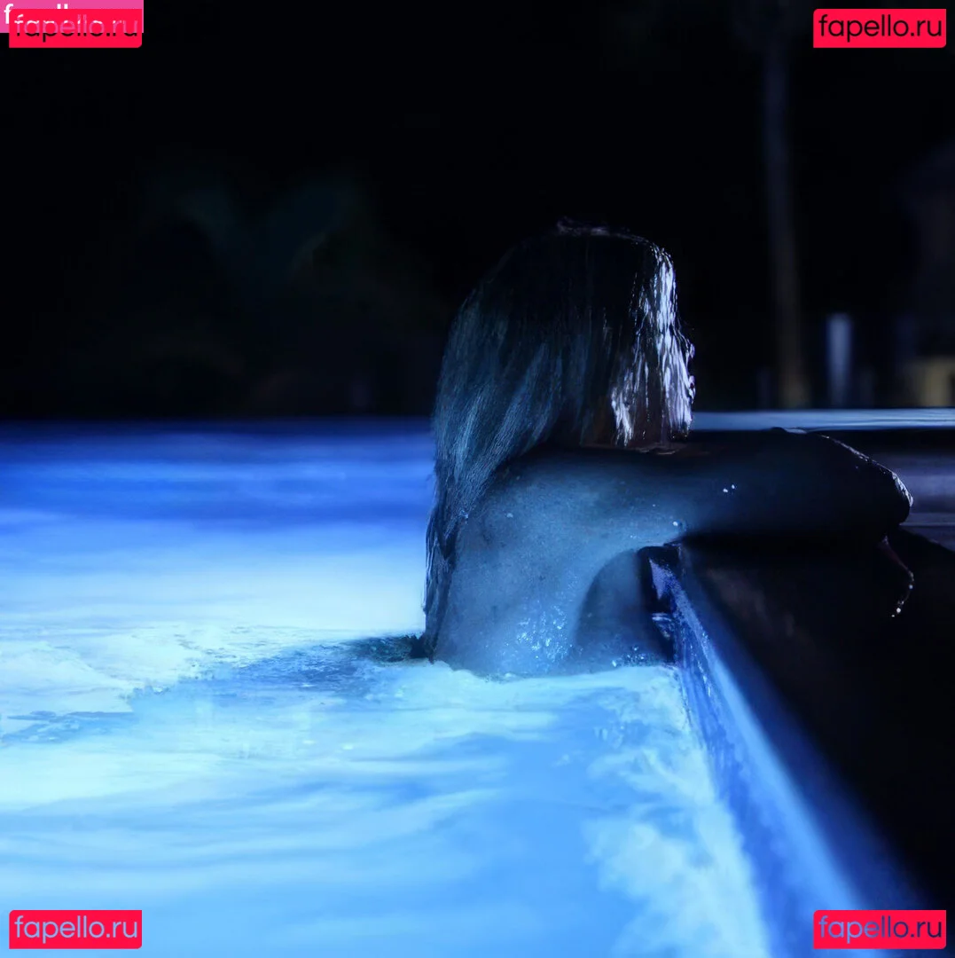 Khloe Kardashian Onlyfans Photo Gallery 