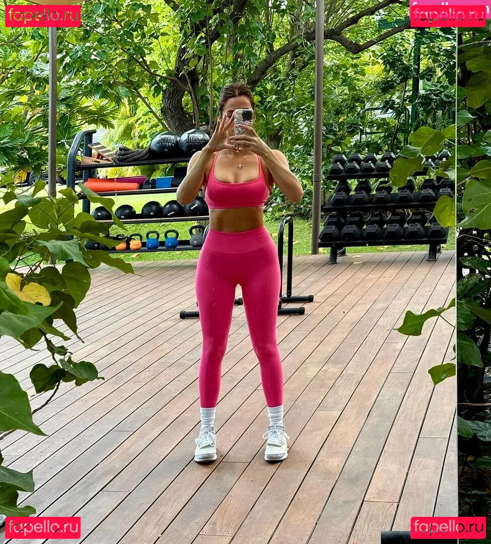 Khloe Kardashian Onlyfans Photo Gallery 