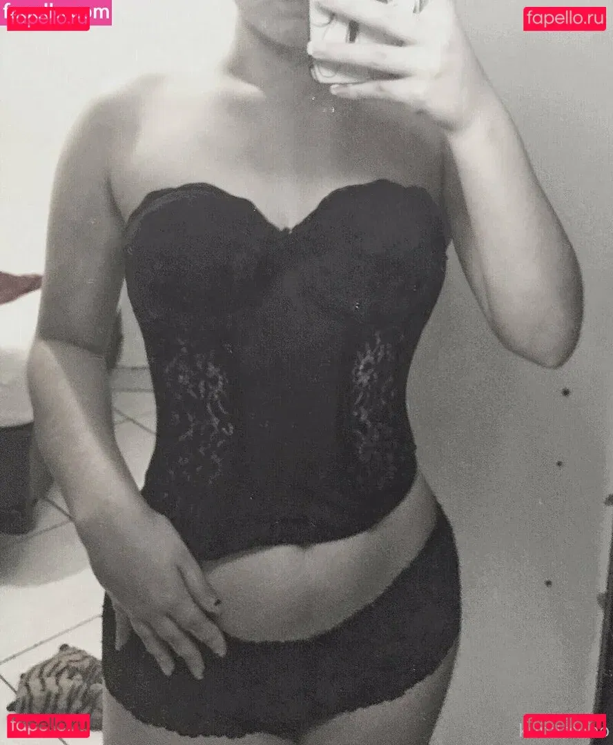 Kurottsuno Onlyfans Photo Gallery 