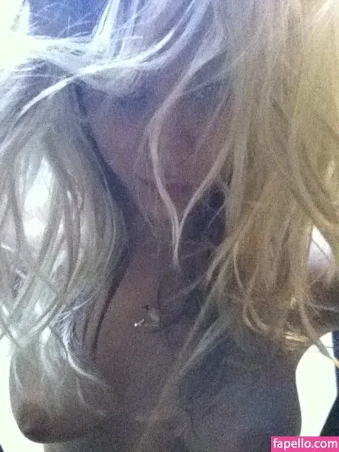 Kaley Cuoco Onlyfans Photo Gallery 