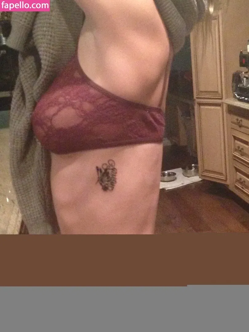 Kaley Cuoco Onlyfans Photo Gallery 