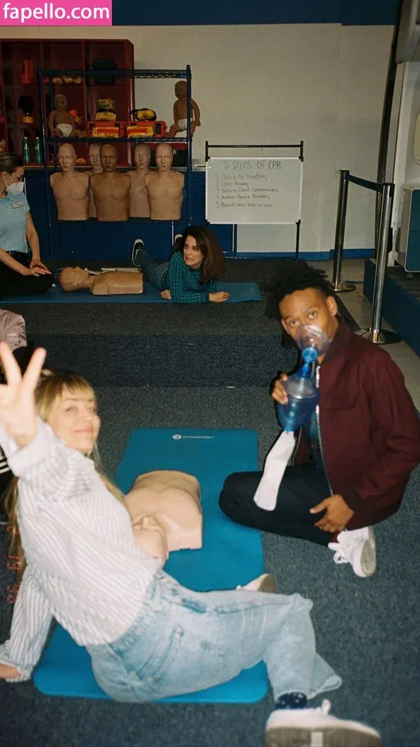 Kaley Cuoco Onlyfans Photo Gallery 