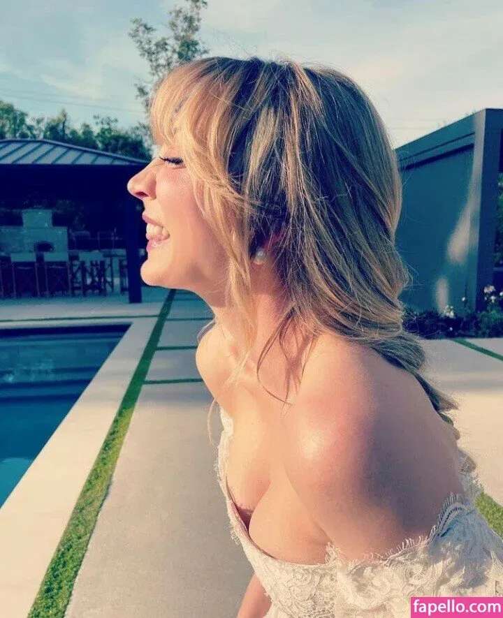 Kaley Cuoco Onlyfans Photo Gallery 