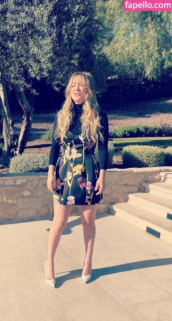 Kaley Cuoco Onlyfans Photo Gallery 