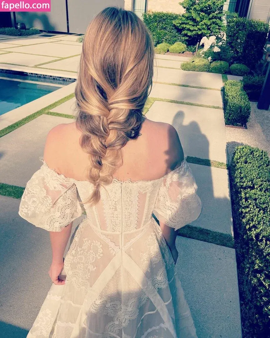 Kaley Cuoco Onlyfans Photo Gallery 