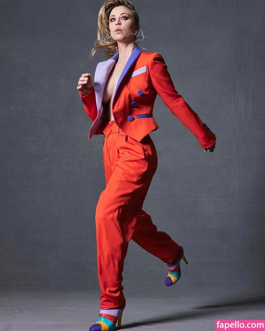 Kaley Cuoco Onlyfans Photo Gallery 