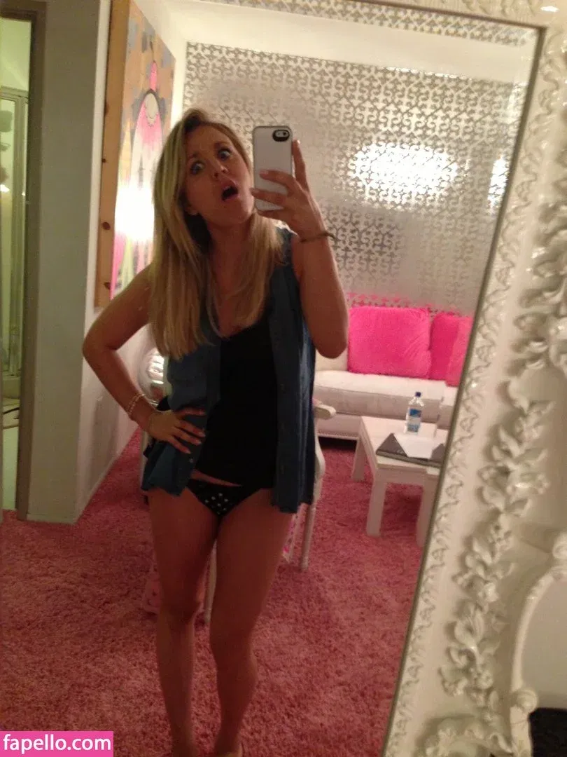 Kaley Cuoco Onlyfans Photo Gallery 