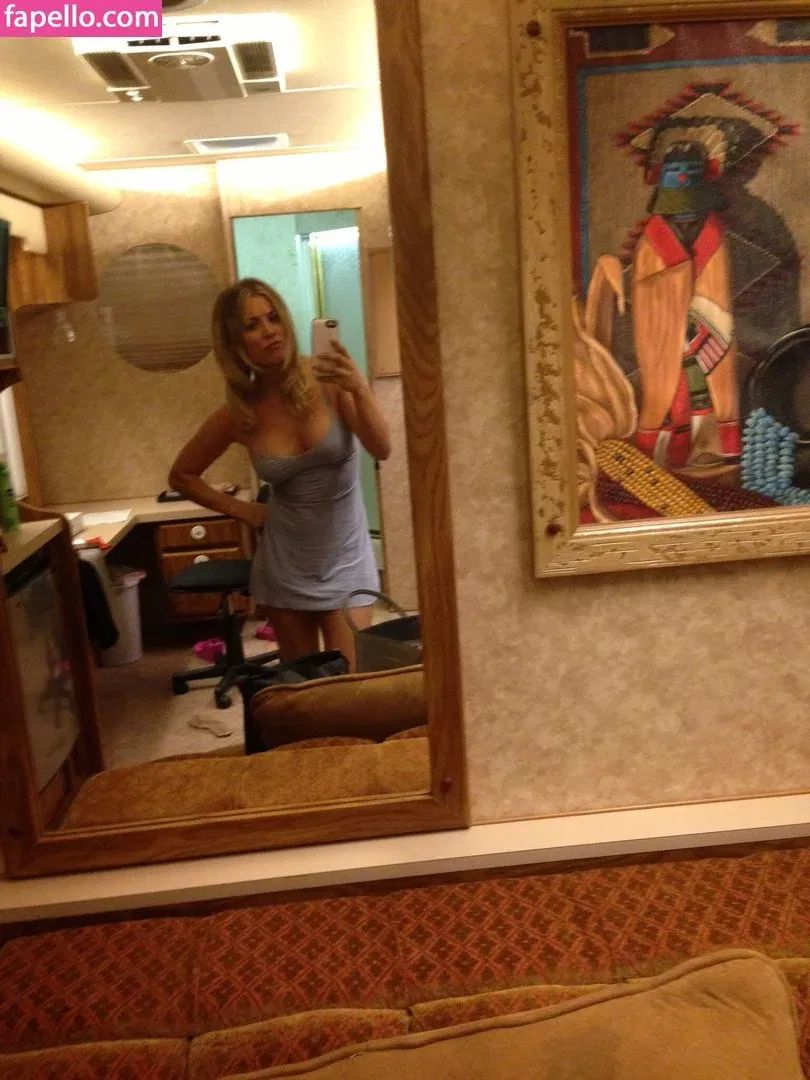 Kaley Cuoco Onlyfans Photo Gallery 