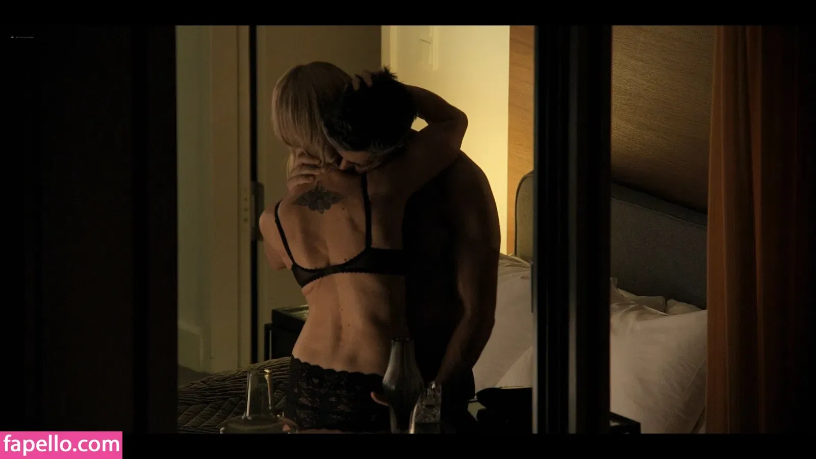 Kaley Cuoco Onlyfans Photo Gallery 