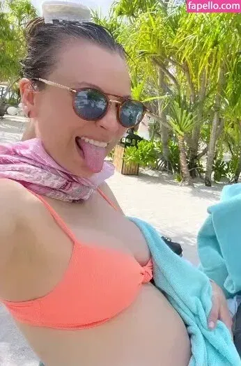 Kaley Cuoco Onlyfans Photo Gallery 