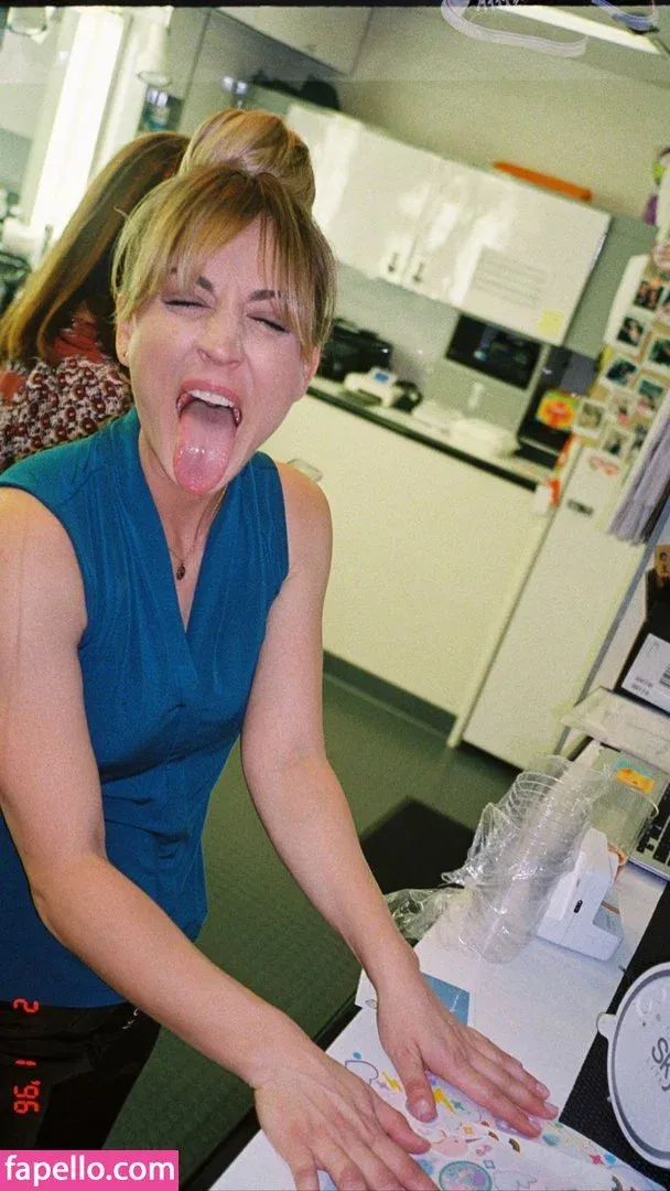 Kaley Cuoco Onlyfans Photo Gallery 