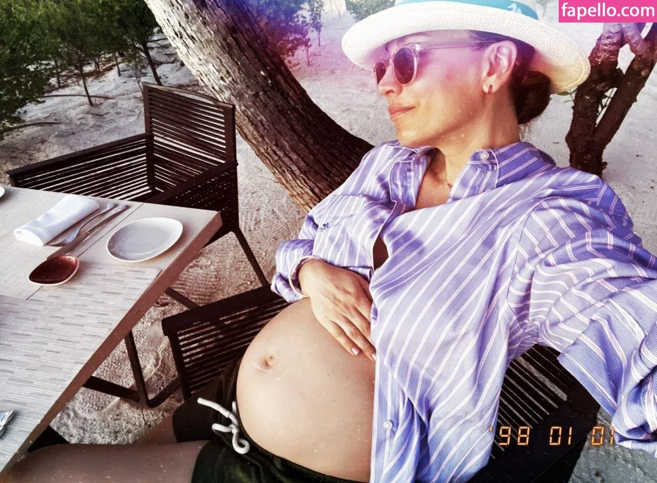 Kaley Cuoco Onlyfans Photo Gallery 