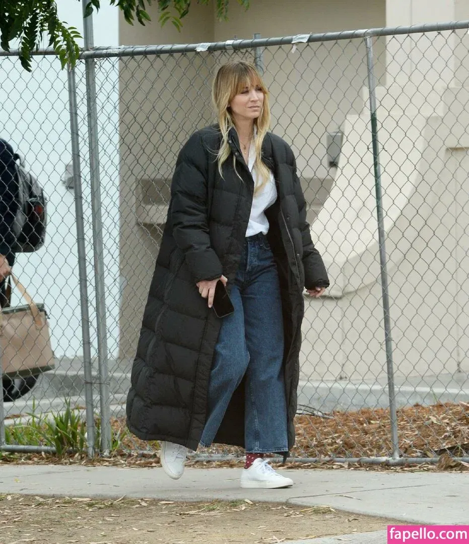 Kaley Cuoco Onlyfans Photo Gallery 