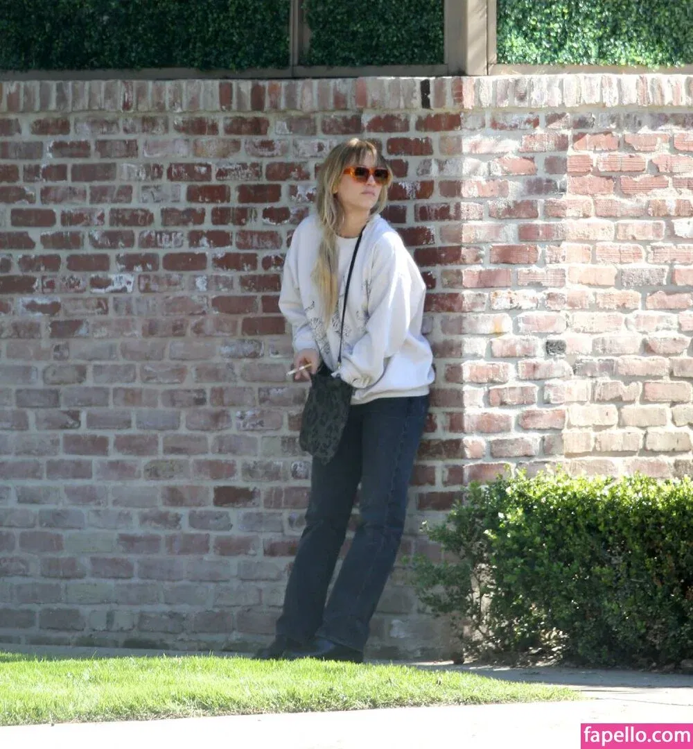 Kaley Cuoco Onlyfans Photo Gallery 