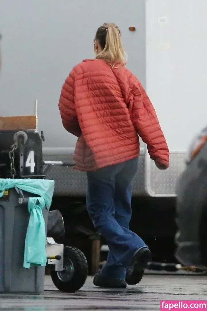 Kaley Cuoco Onlyfans Photo Gallery 