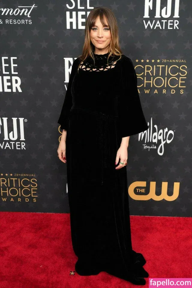 Kaley Cuoco Onlyfans Photo Gallery 