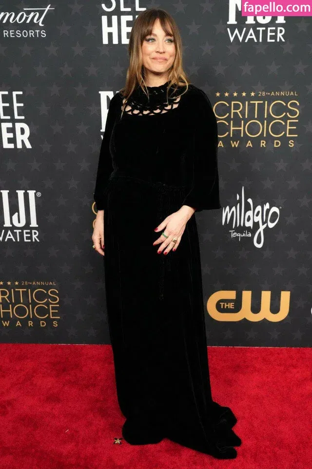 Kaley Cuoco Onlyfans Photo Gallery 