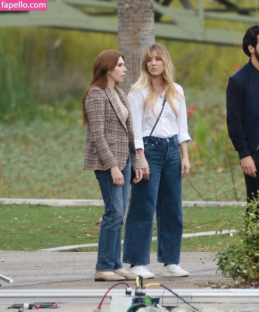 Kaley Cuoco Onlyfans Photo Gallery 