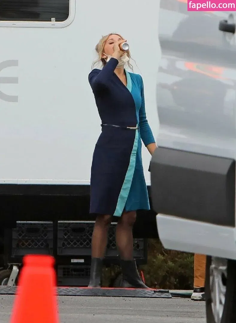 Kaley Cuoco Onlyfans Photo Gallery 