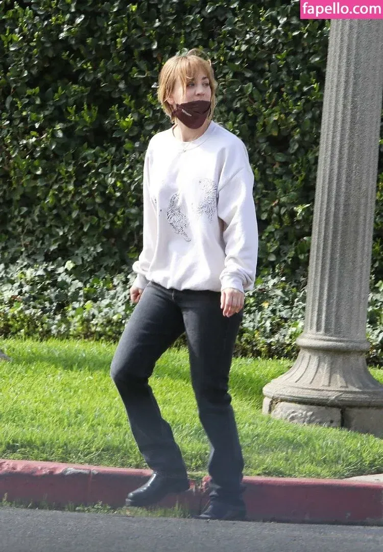 Kaley Cuoco Onlyfans Photo Gallery 