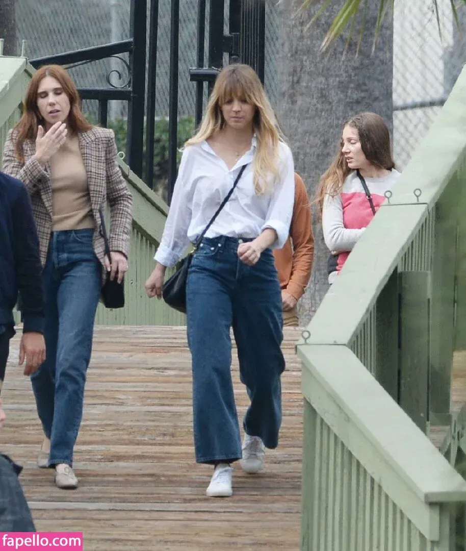 Kaley Cuoco Onlyfans Photo Gallery 