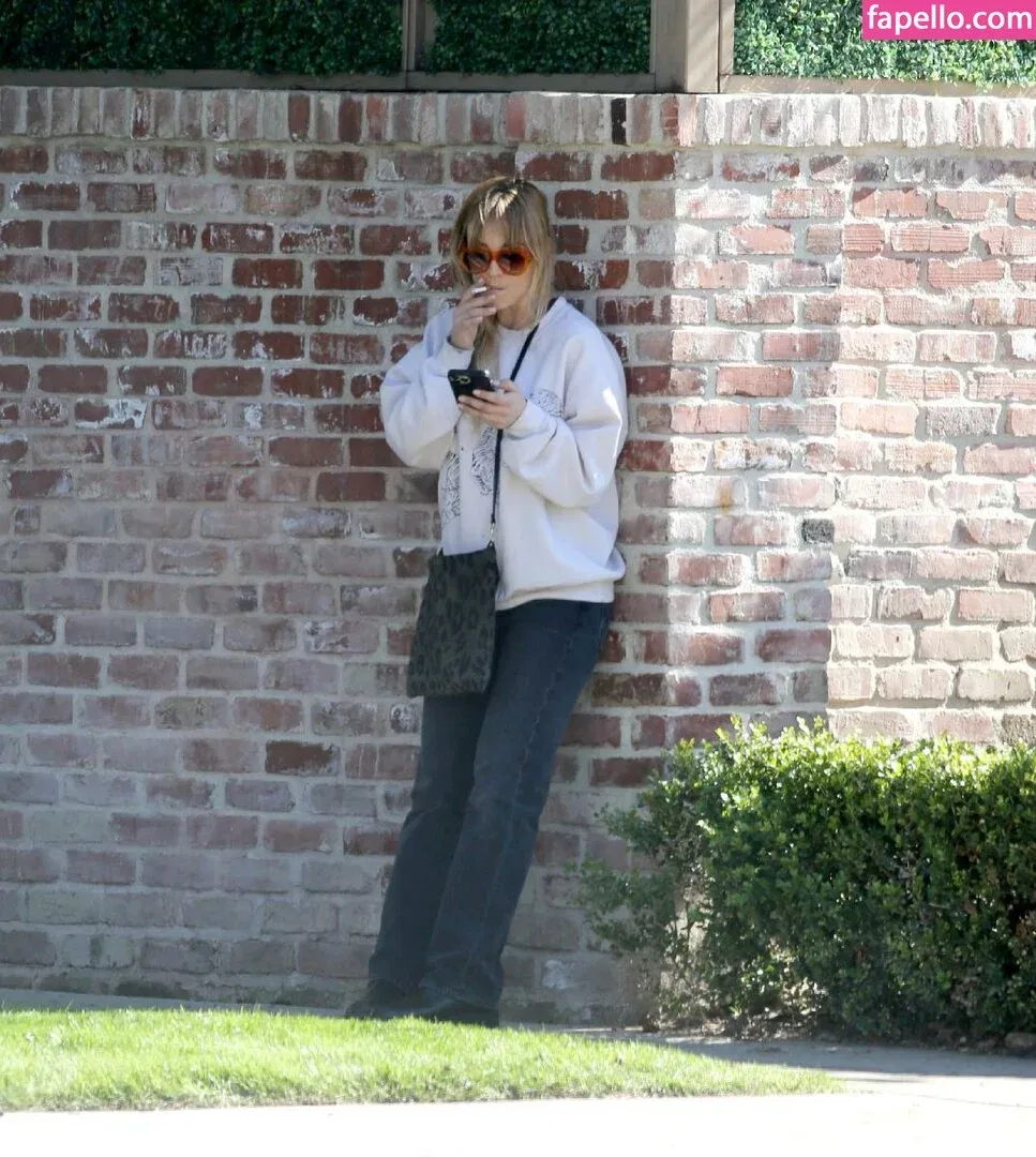 Kaley Cuoco Onlyfans Photo Gallery 