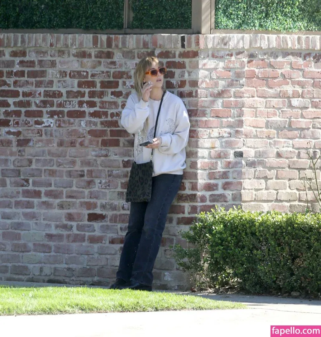 Kaley Cuoco Onlyfans Photo Gallery 