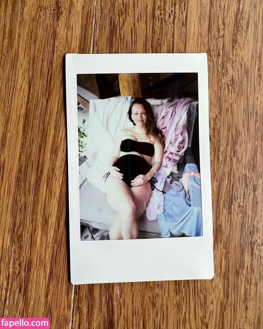 Kaley Cuoco Onlyfans Photo Gallery 