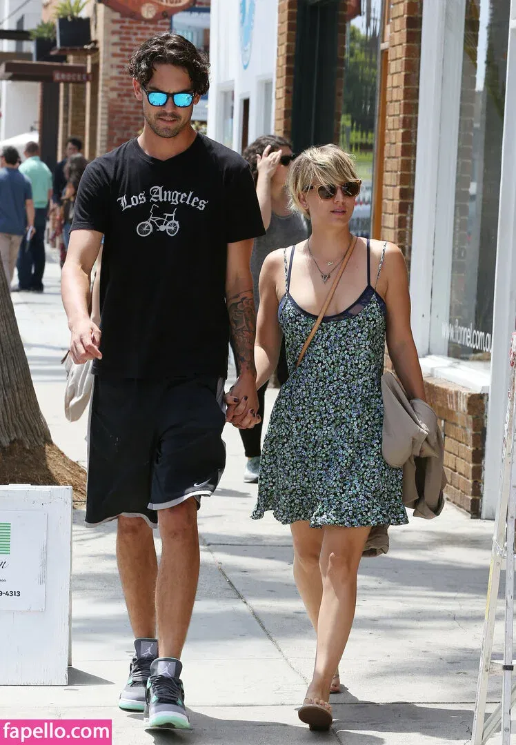 Kaley Cuoco Onlyfans Photo Gallery 