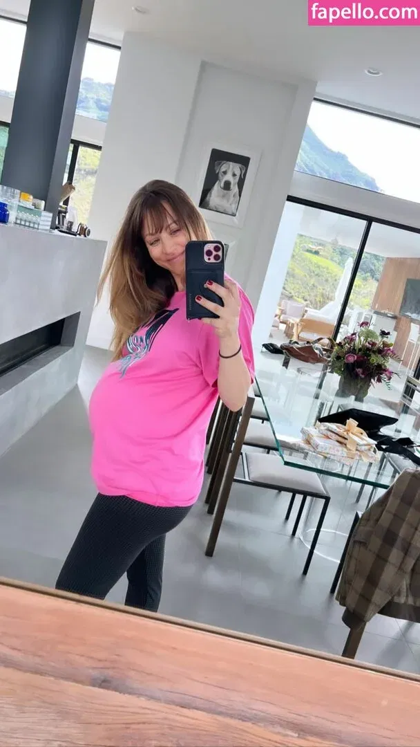 Kaley Cuoco Onlyfans Photo Gallery 