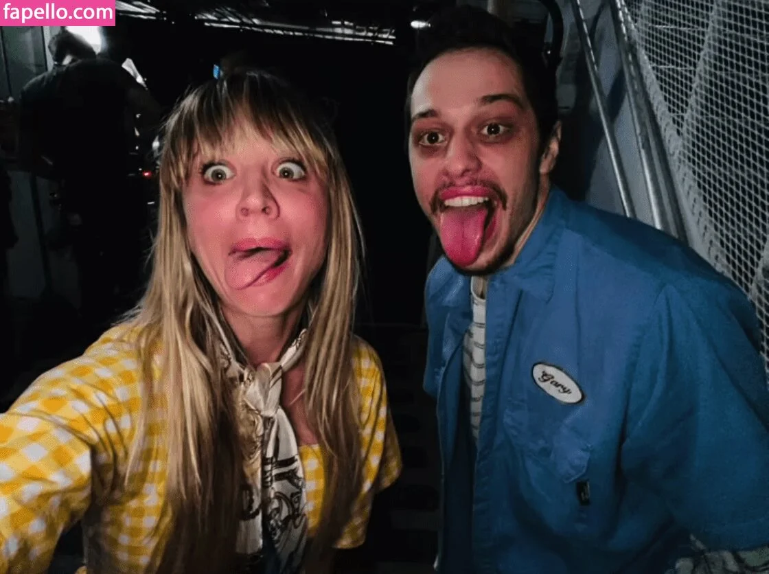 Kaley Cuoco Onlyfans Photo Gallery 