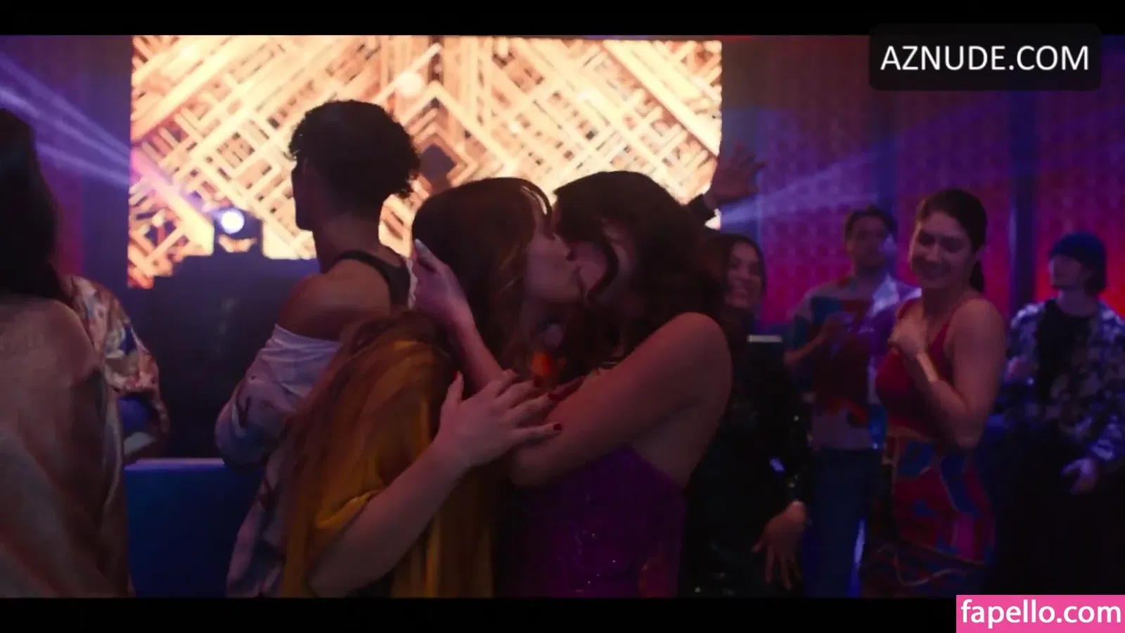 Kaley Cuoco Onlyfans Photo Gallery 