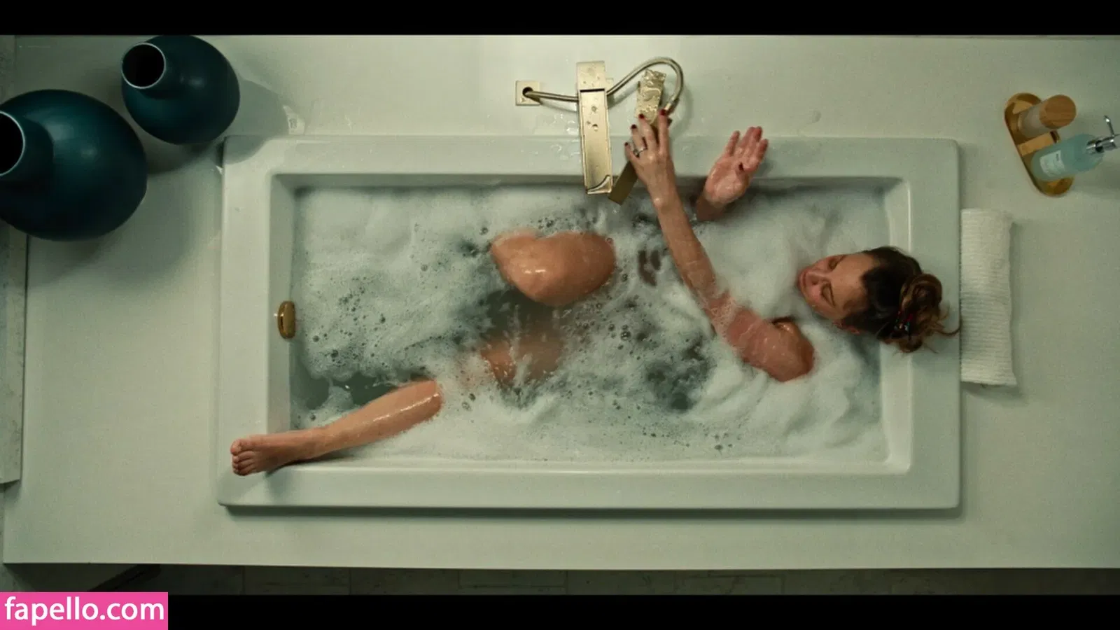 Kaley Cuoco Onlyfans Photo Gallery 