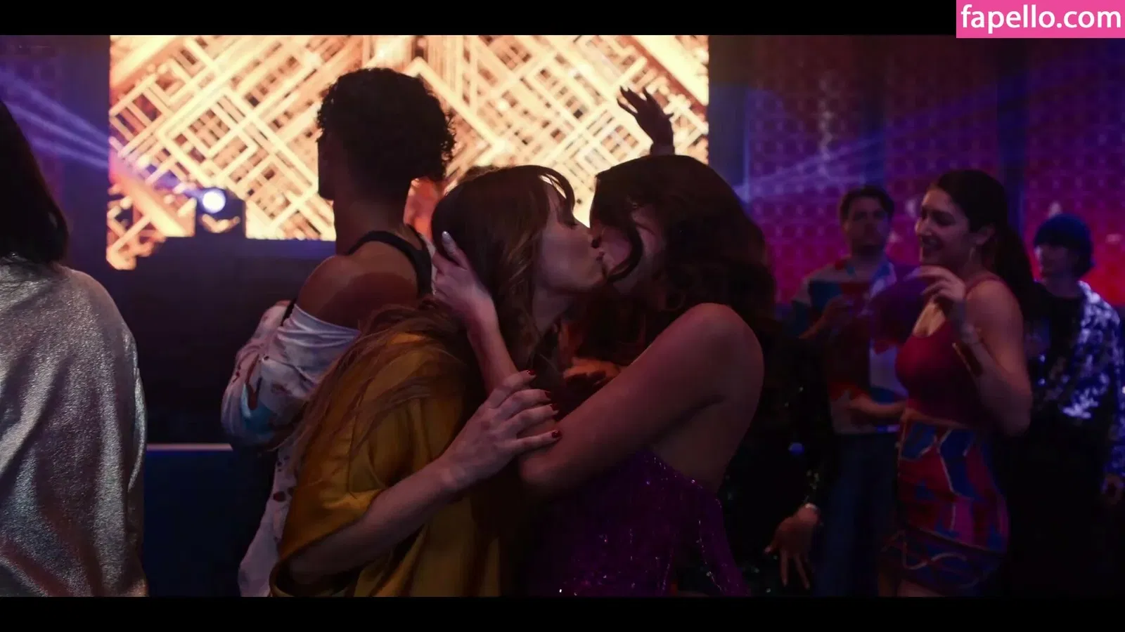 Kaley Cuoco Onlyfans Photo Gallery 