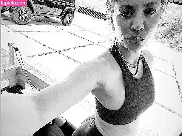 Kaley Cuoco Onlyfans Photo Gallery 
