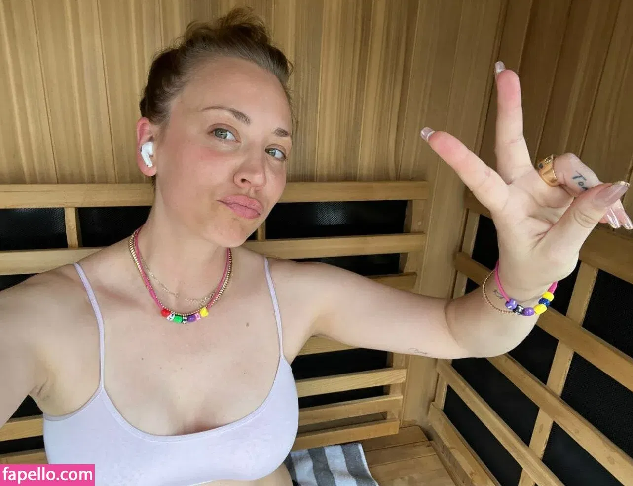 Kaley Cuoco Onlyfans Photo Gallery 