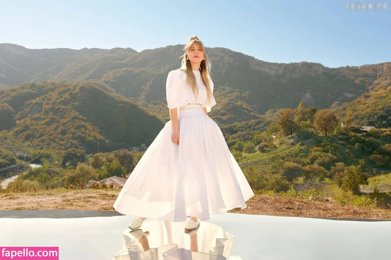 Kaley Cuoco Onlyfans Photo Gallery 