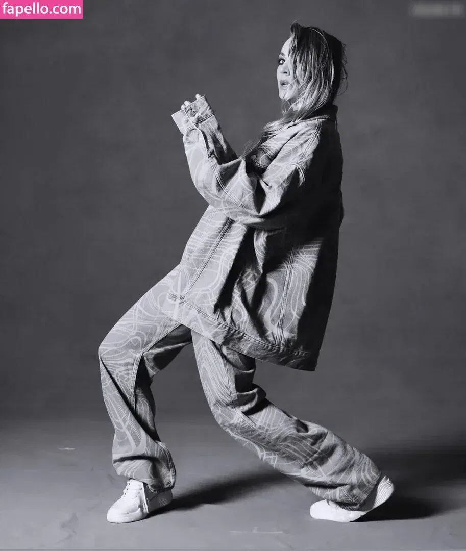 Kaley Cuoco Onlyfans Photo Gallery 