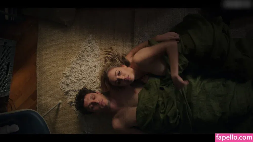 Kaley Cuoco Onlyfans Photo Gallery 