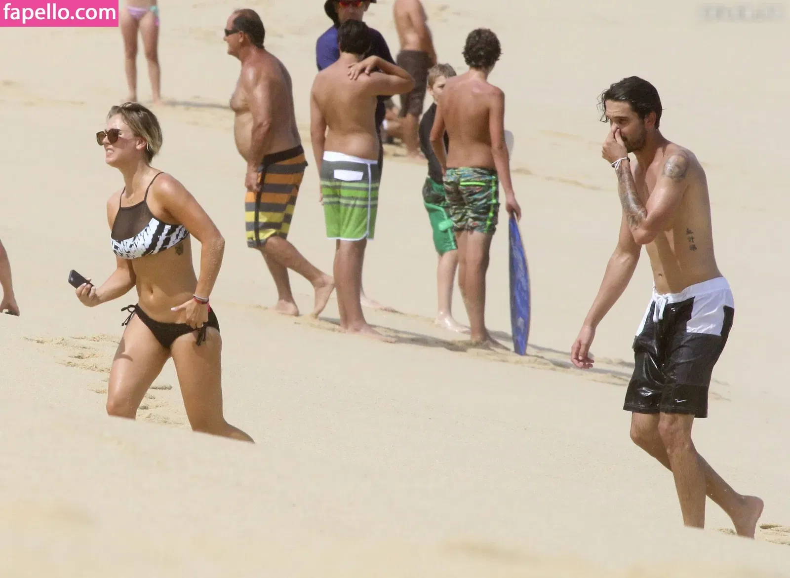 Kaley Cuoco Onlyfans Photo Gallery 