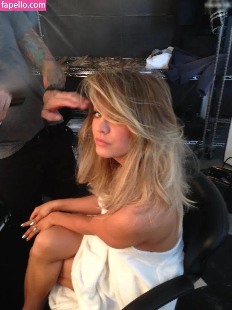 Kaley Cuoco Onlyfans Photo Gallery 